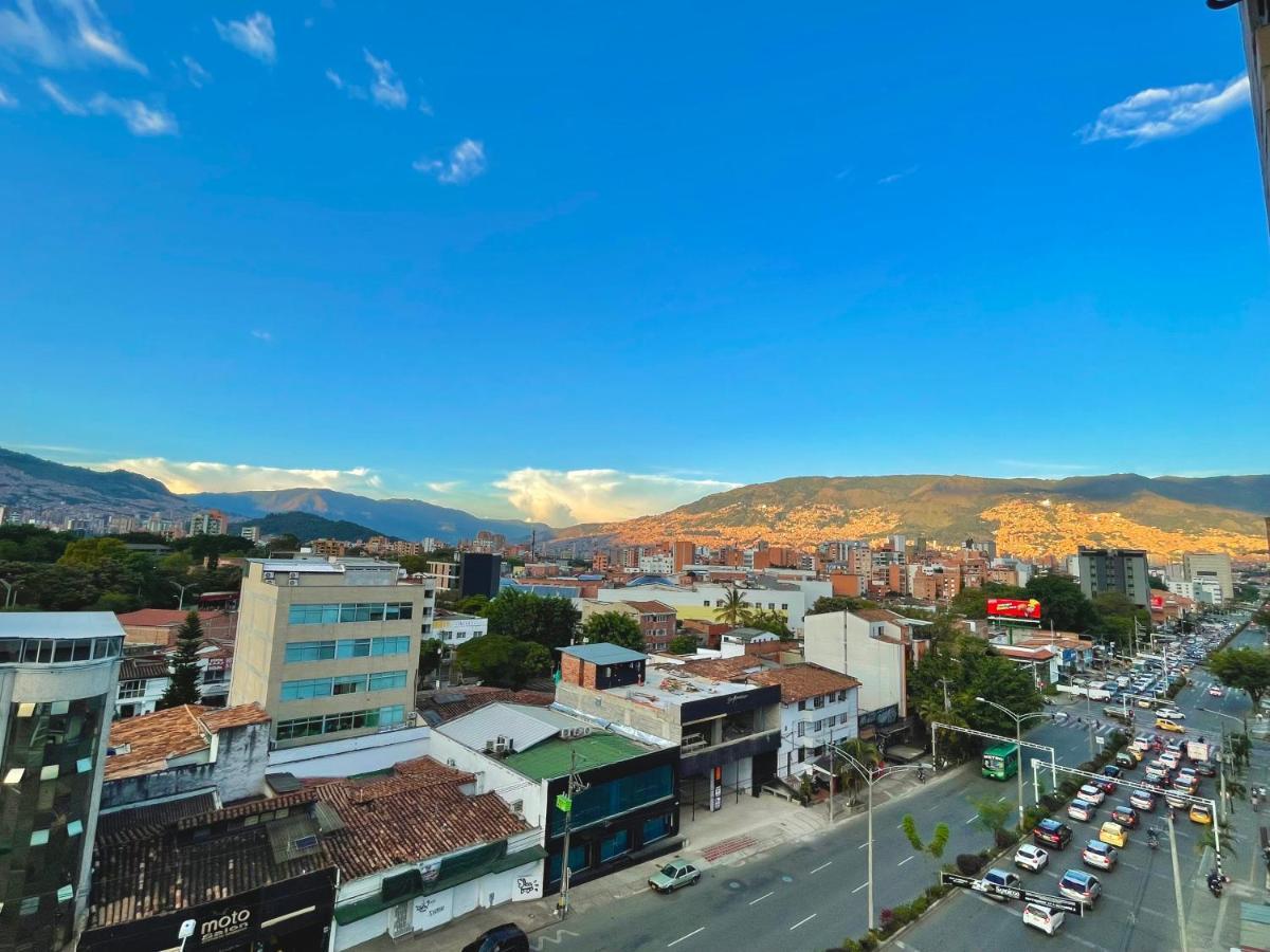 Apartamento En Laurels Medellín Exteriör bild