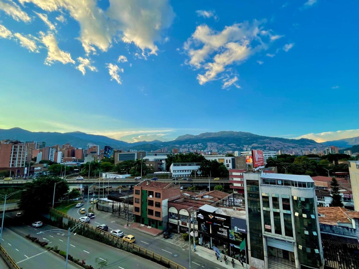 Apartamento En Laurels Medellín Exteriör bild